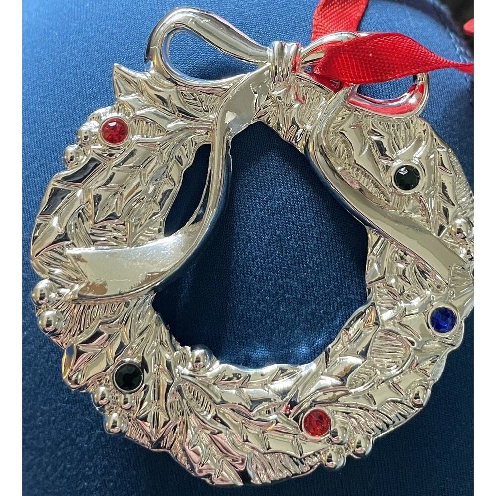 Lenox Sparkle and Silver Wreath Christmas Ornament. Jeweled. New‎ without Box